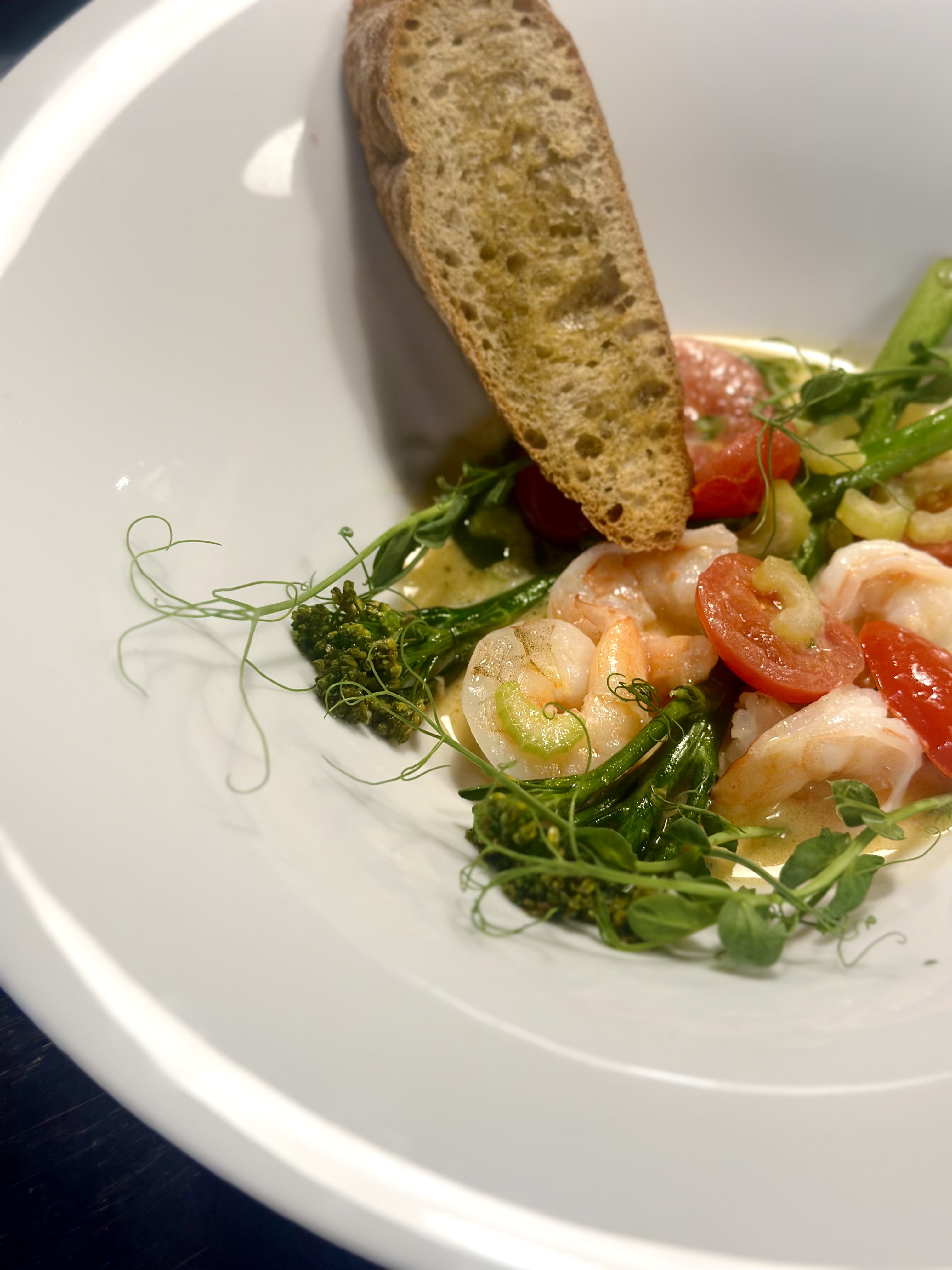 DZIKI BROKUŁ Z KREWETKAMI